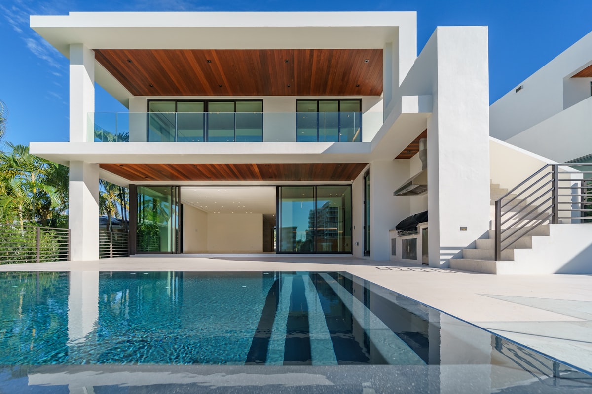 Like-new resurfaced infinity pool after Allure Pools replastering in the Las Vegas valley